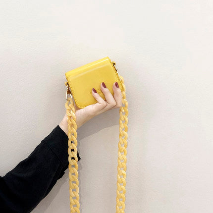 Mini sac à main avec bandoulière en chaîne